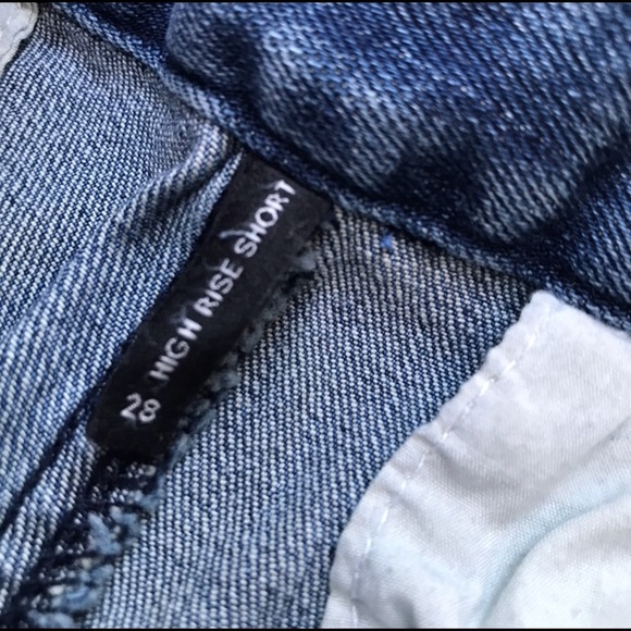 House of Harlow 1960 High Rise Jean Shorts - Picture 4 of 8